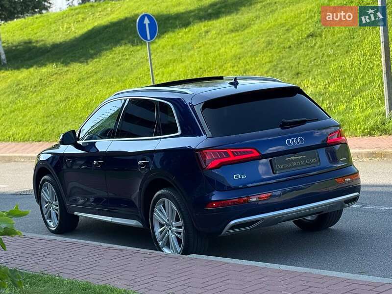 Внедорожник / Кроссовер Audi Q5 2019 в Киеве