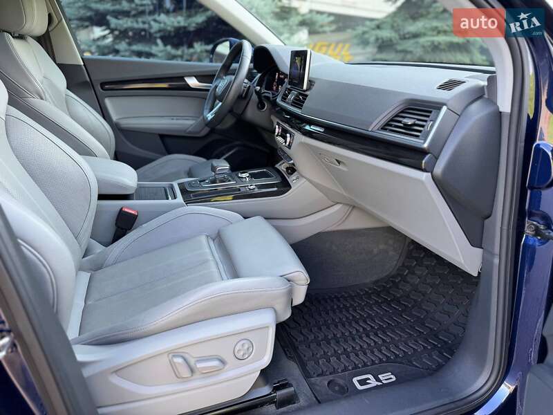 Внедорожник / Кроссовер Audi Q5 2019 в Киеве