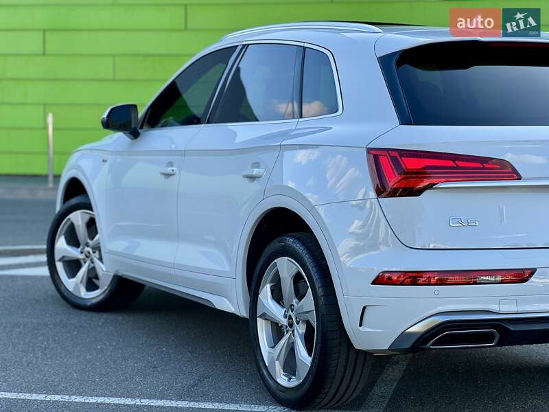 Внедорожник / Кроссовер Audi Q5 2023 в Киеве