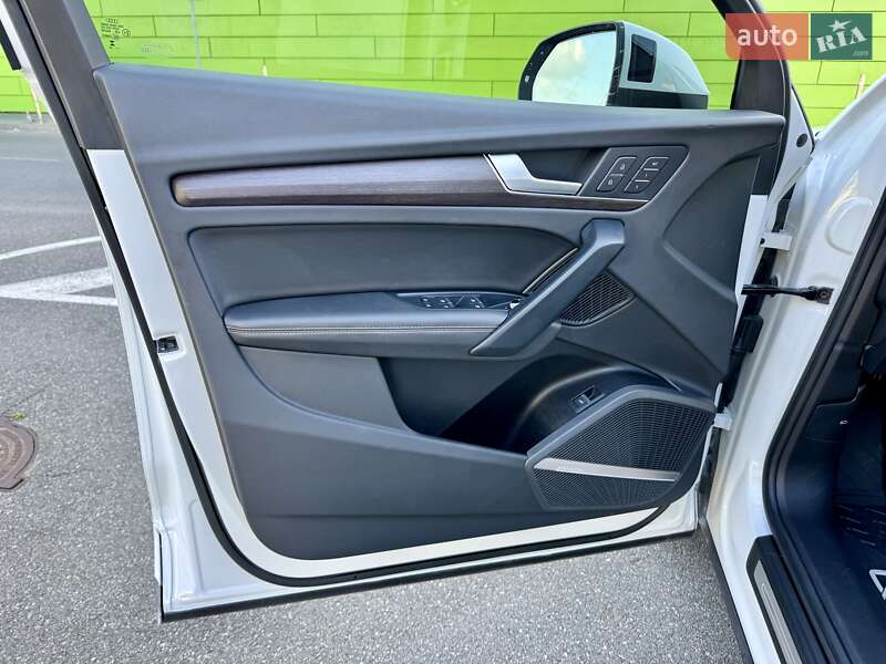 Внедорожник / Кроссовер Audi Q5 2023 в Киеве