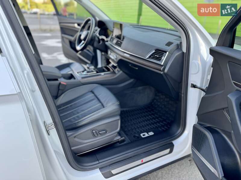 Внедорожник / Кроссовер Audi Q5 2023 в Киеве