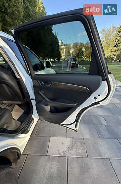 Внедорожник / Кроссовер Audi Q5 2012 в 
