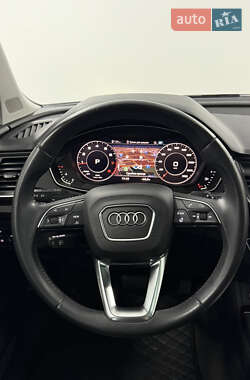 Внедорожник / Кроссовер Audi Q5 2019 в 