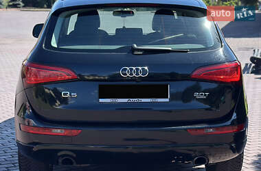 Внедорожник / Кроссовер Audi Q5 2015 в 