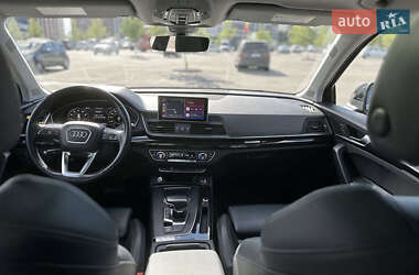 Внедорожник / Кроссовер Audi Q5 2018 в 
