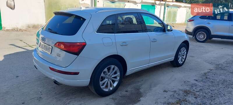 Внедорожник / Кроссовер Audi Q5 2014 в Нетешине