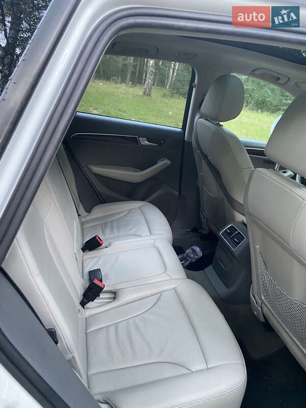 Внедорожник / Кроссовер Audi Q5 2011 в Ровно