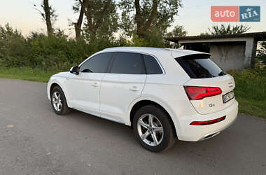 Внедорожник / Кроссовер Audi Q5 2017 в 