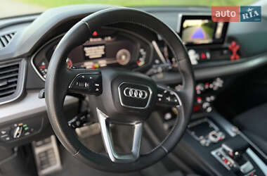 Внедорожник / Кроссовер Audi Q5 2017 в 