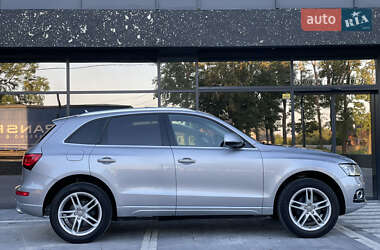 Внедорожник / Кроссовер Audi Q5 2015 в 