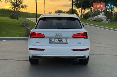 Внедорожник / Кроссовер Audi Q5 2018 в 