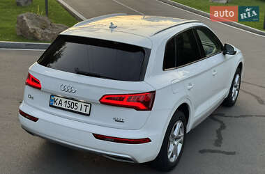 Внедорожник / Кроссовер Audi Q5 2018 в 
