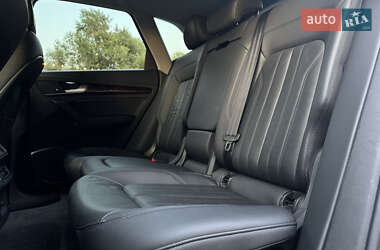 Внедорожник / Кроссовер Audi Q5 2018 в 