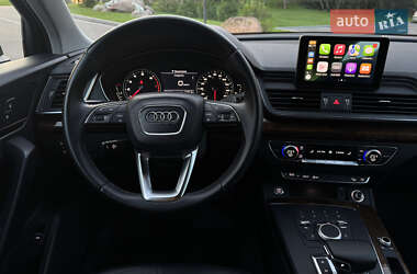 Внедорожник / Кроссовер Audi Q5 2018 в 