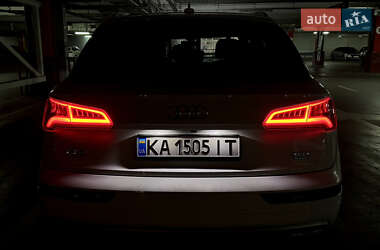 Внедорожник / Кроссовер Audi Q5 2018 в 
