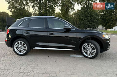 Внедорожник / Кроссовер Audi Q5 2018 в 