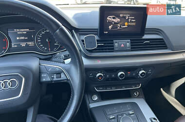 Внедорожник / Кроссовер Audi Q5 2017 в 