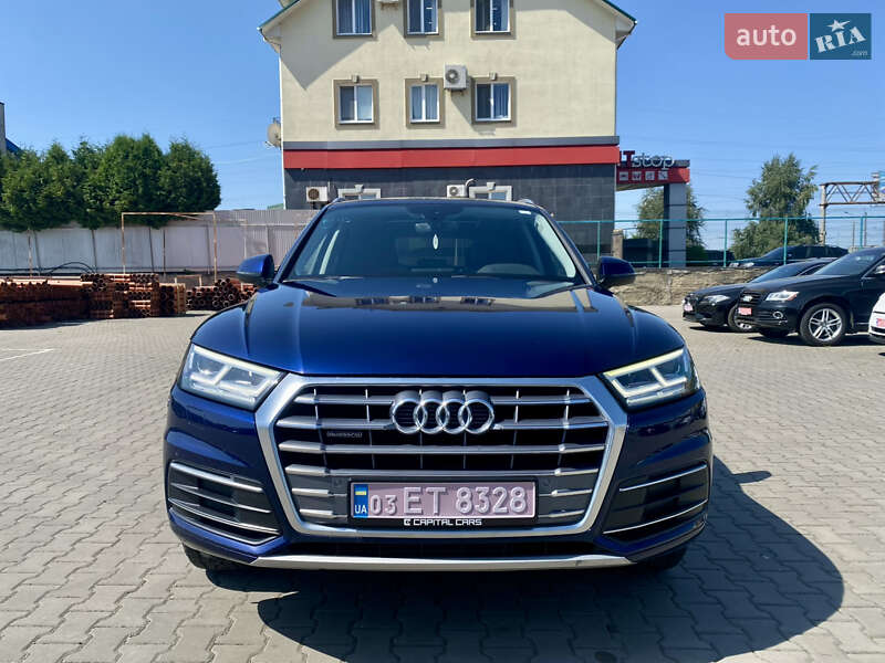 Внедорожник / Кроссовер Audi Q5 2018 в 