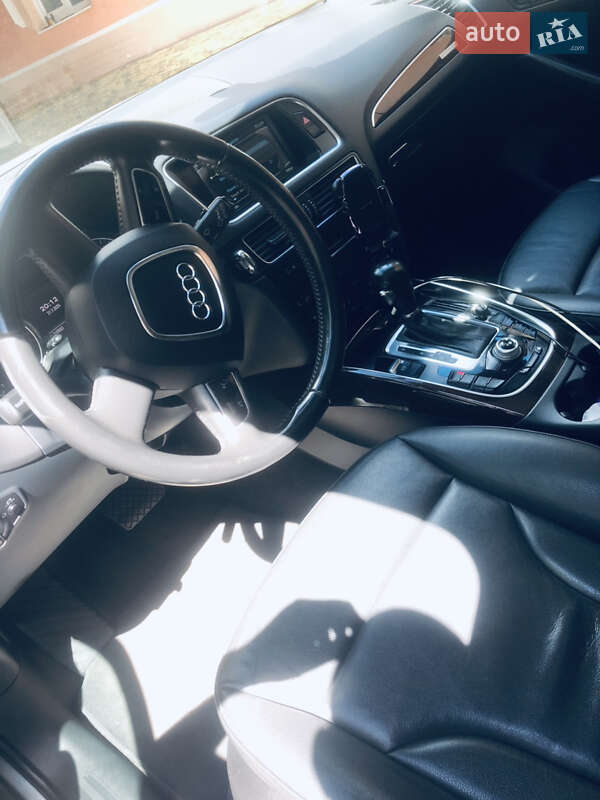 Внедорожник / Кроссовер Audi Q5 2011 в Ужгороде