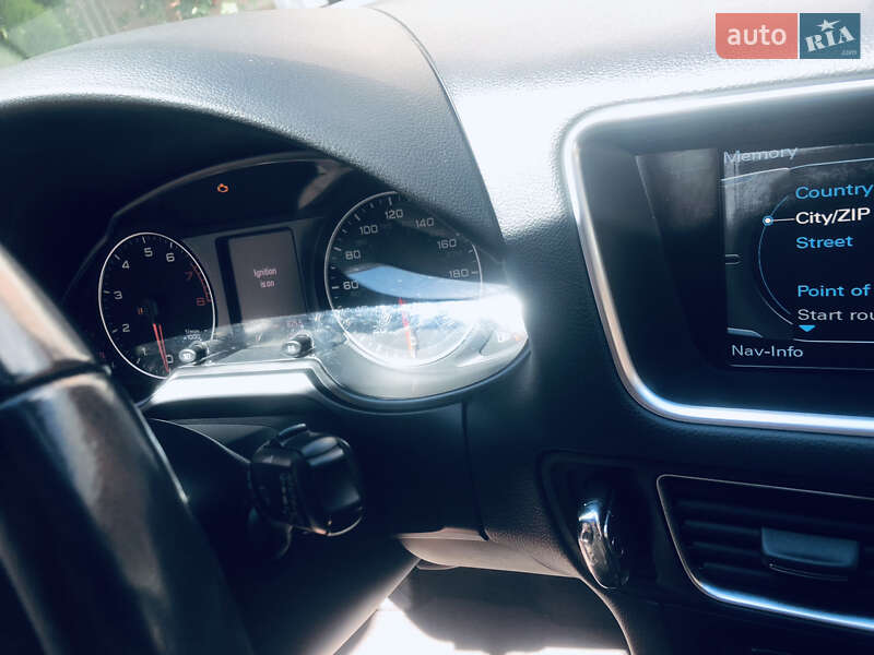Внедорожник / Кроссовер Audi Q5 2011 в Ужгороде