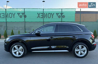 Внедорожник / Кроссовер Audi Q5 2017 в 