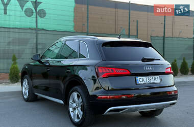 Внедорожник / Кроссовер Audi Q5 2017 в 