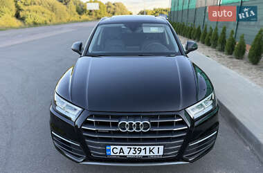 Внедорожник / Кроссовер Audi Q5 2017 в 