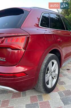 Внедорожник / Кроссовер Audi Q5 2017 в 