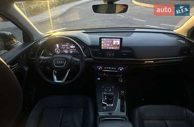 Внедорожник / Кроссовер Audi Q5 2017 в 