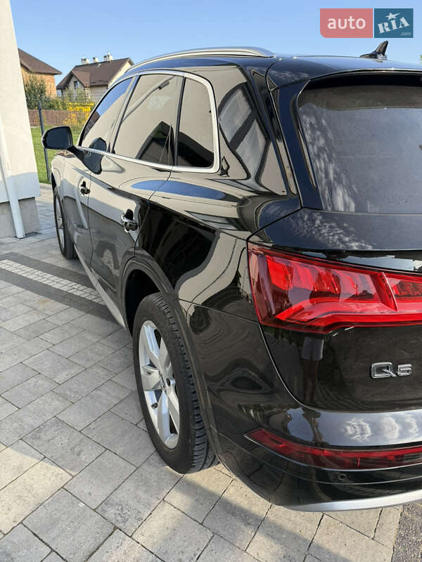 Внедорожник / Кроссовер Audi Q5 2017 в Львове