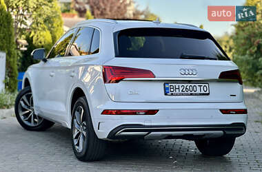 Внедорожник / Кроссовер Audi Q5 2021 в 