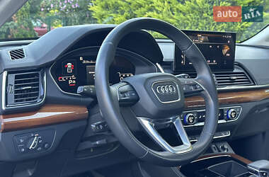Внедорожник / Кроссовер Audi Q5 2021 в 