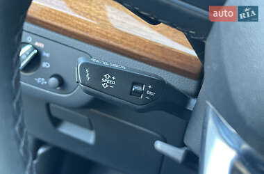 Внедорожник / Кроссовер Audi Q5 2021 в 