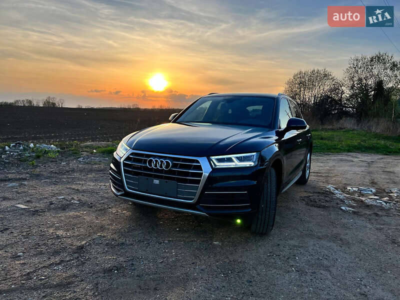 Внедорожник / Кроссовер Audi Q5 2019 в Одессе