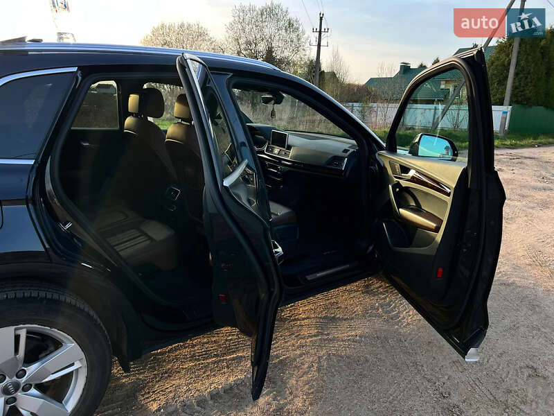 Внедорожник / Кроссовер Audi Q5 2019 в Одессе