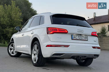 Внедорожник / Кроссовер Audi Q5 2018 в 