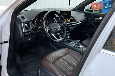 Внедорожник / Кроссовер Audi Q5 2018 в 