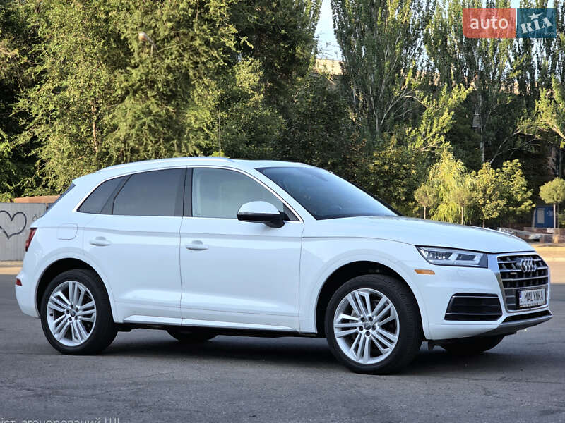 Внедорожник / Кроссовер Audi Q5 2019 в Ужгороде