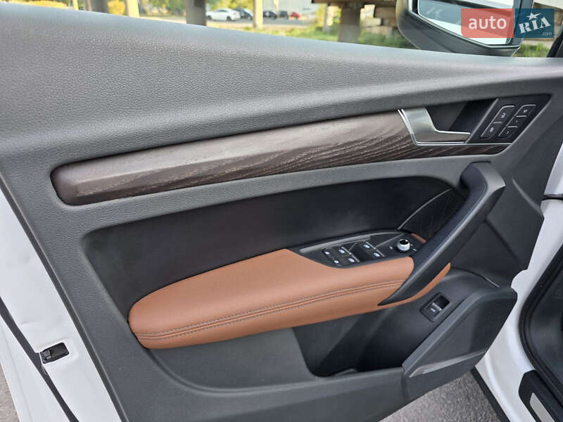 Внедорожник / Кроссовер Audi Q5 2019 в Ужгороде