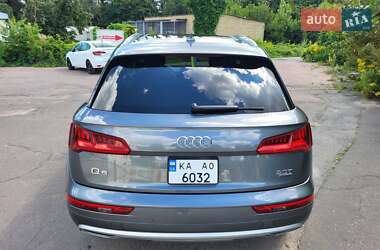 Внедорожник / Кроссовер Audi Q5 2018 в 