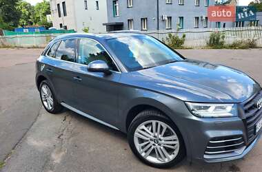 Внедорожник / Кроссовер Audi Q5 2018 в 