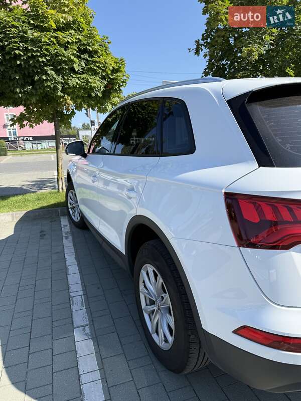 Внедорожник / Кроссовер Audi Q5 2017 в Хмельницком
