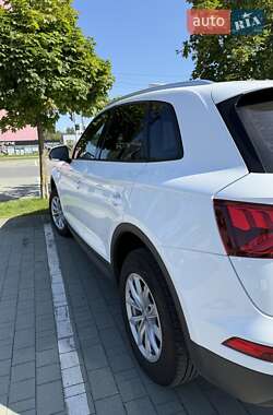 Позашляховик / Кросовер Audi Q5 2017 в 