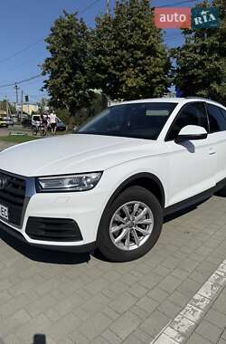 Позашляховик / Кросовер Audi Q5 2017 в 