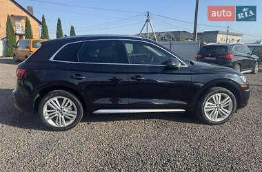 Внедорожник / Кроссовер Audi Q5 2018 в 