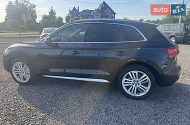 Внедорожник / Кроссовер Audi Q5 2018 в 