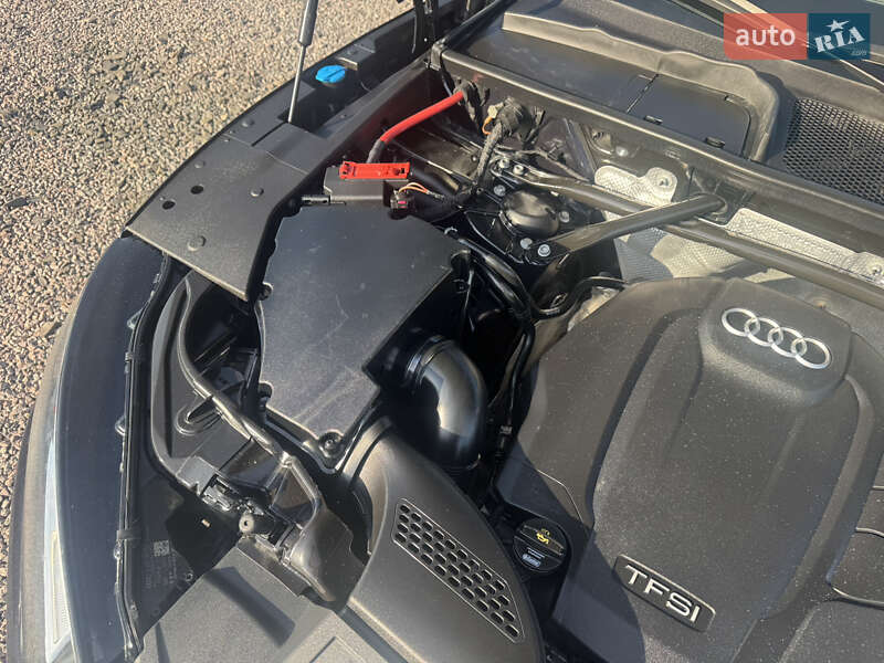 Внедорожник / Кроссовер Audi Q5 2018 в Луцке