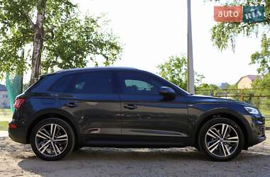 Внедорожник / Кроссовер Audi Q5 2018 в 