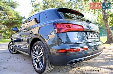 Внедорожник / Кроссовер Audi Q5 2018 в 