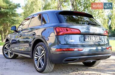 Внедорожник / Кроссовер Audi Q5 2018 в 